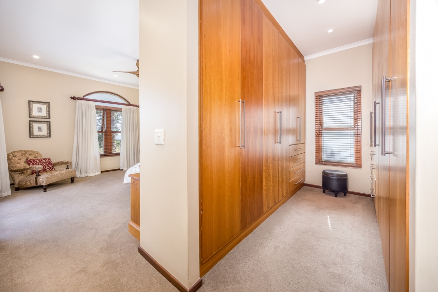 5 Bedroom Property for Sale in Klein Zevenwacht Western Cape